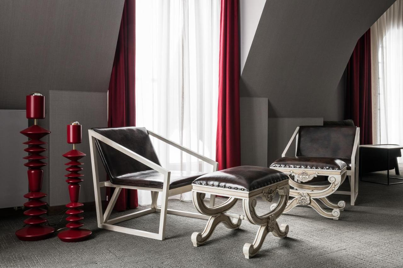 Nosalowy Park Hotel & Spa زاكوباني المظهر الخارجي الصورة The "Y" chair and the "Y" chaise longue